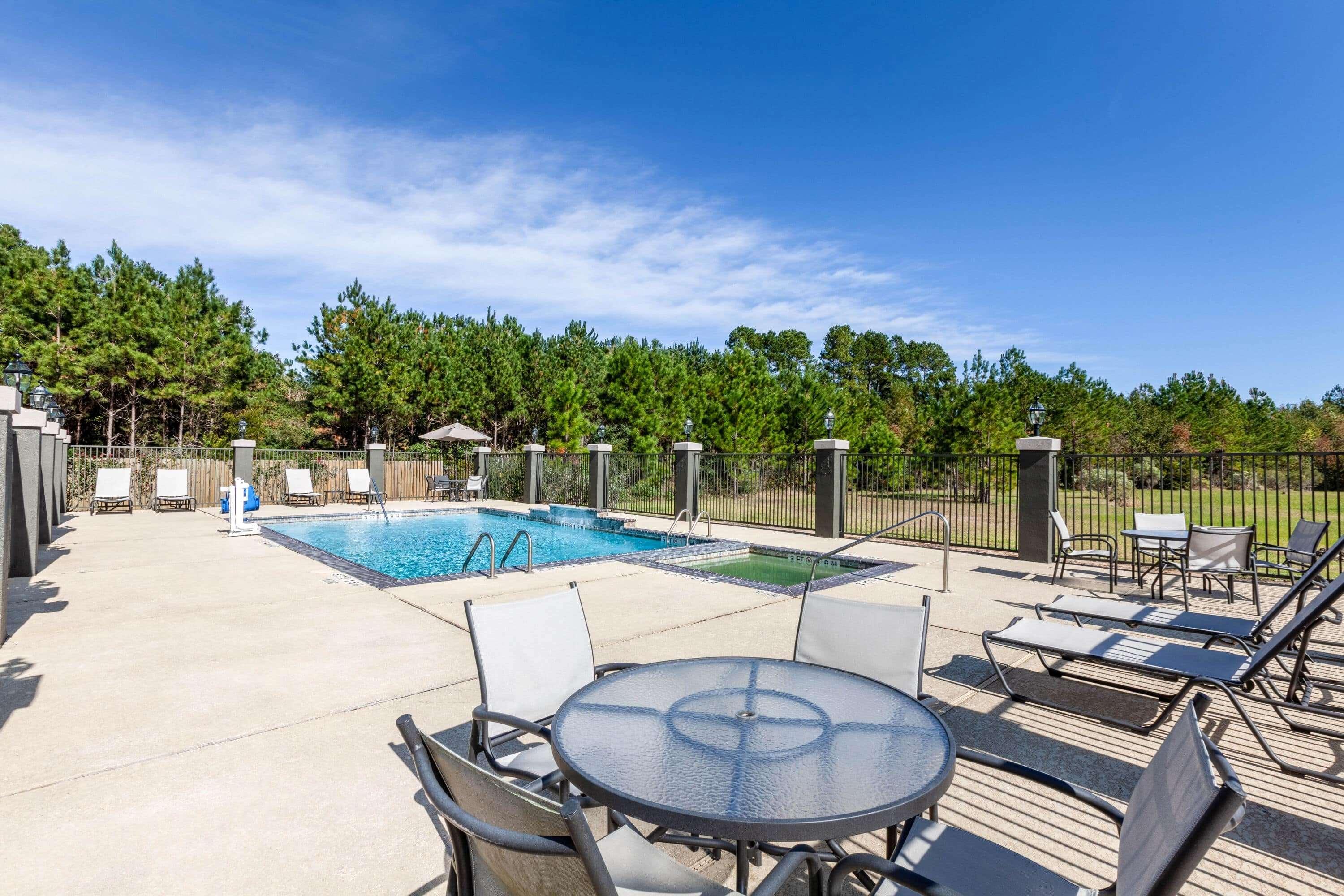 La Quinta By Wyndham Lumberton Hotel Exterior photo