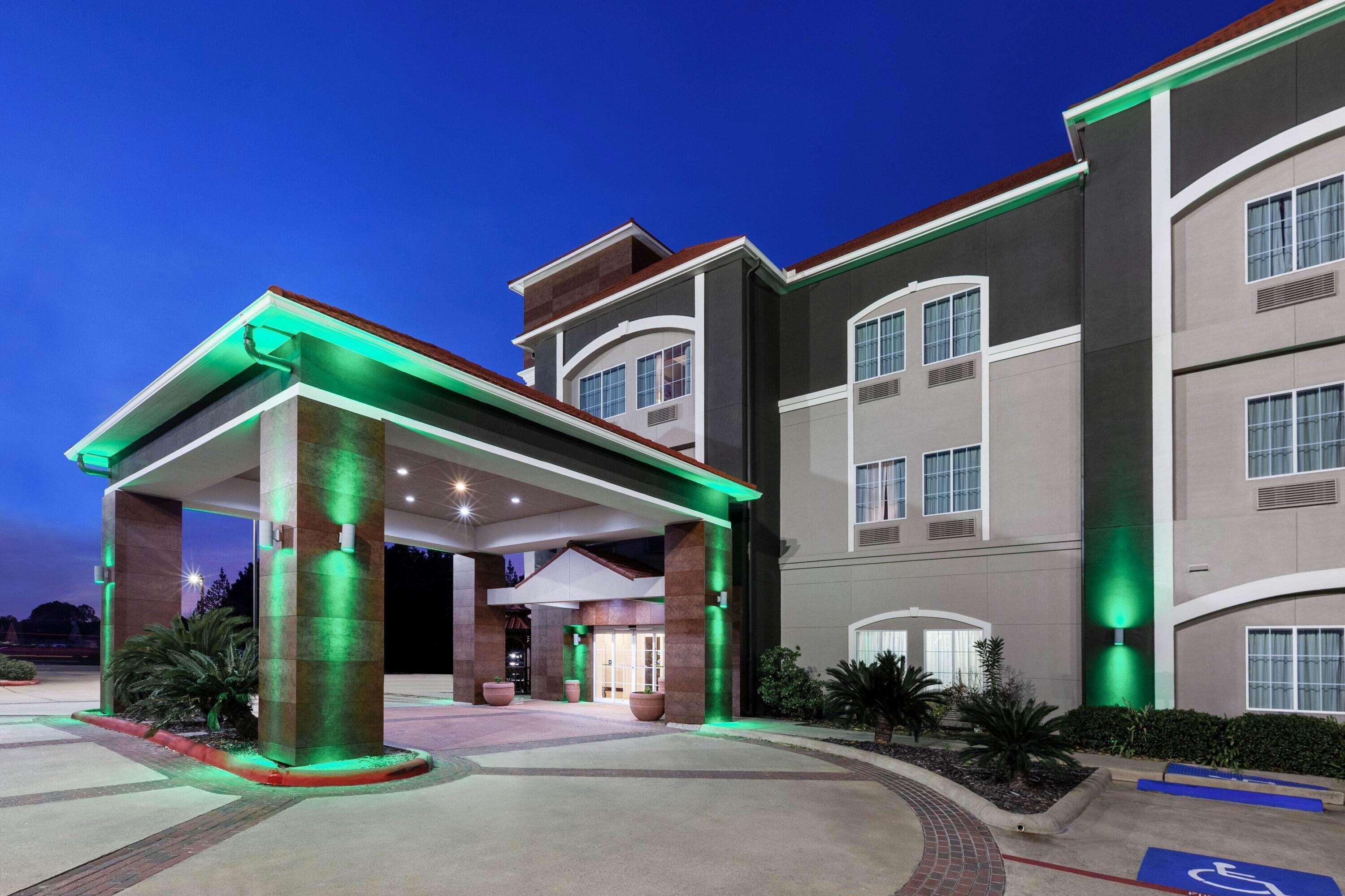 La Quinta By Wyndham Lumberton Hotel Exterior photo